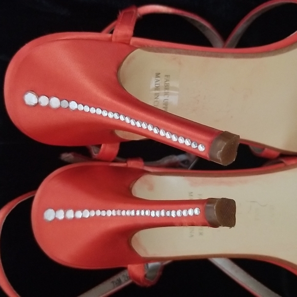 Heels - Picture 2 of 3